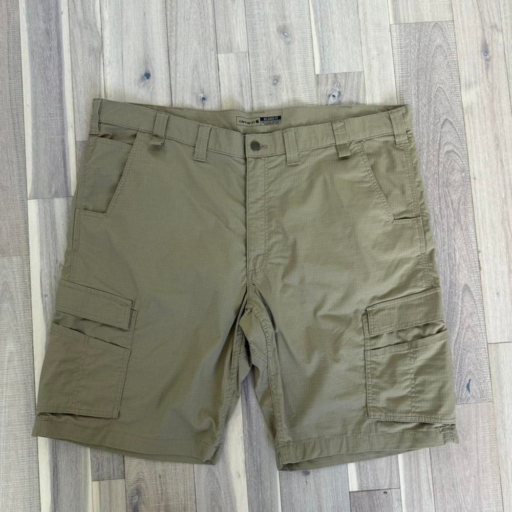 Carhartt khaki cargo shorts Size 44 #workwear #cargo